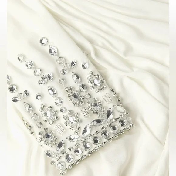 Mac Duggal Size 8 Beaded Cuff Drop Shoulder Faux Wrap White Gown. - Picture 4 of 15